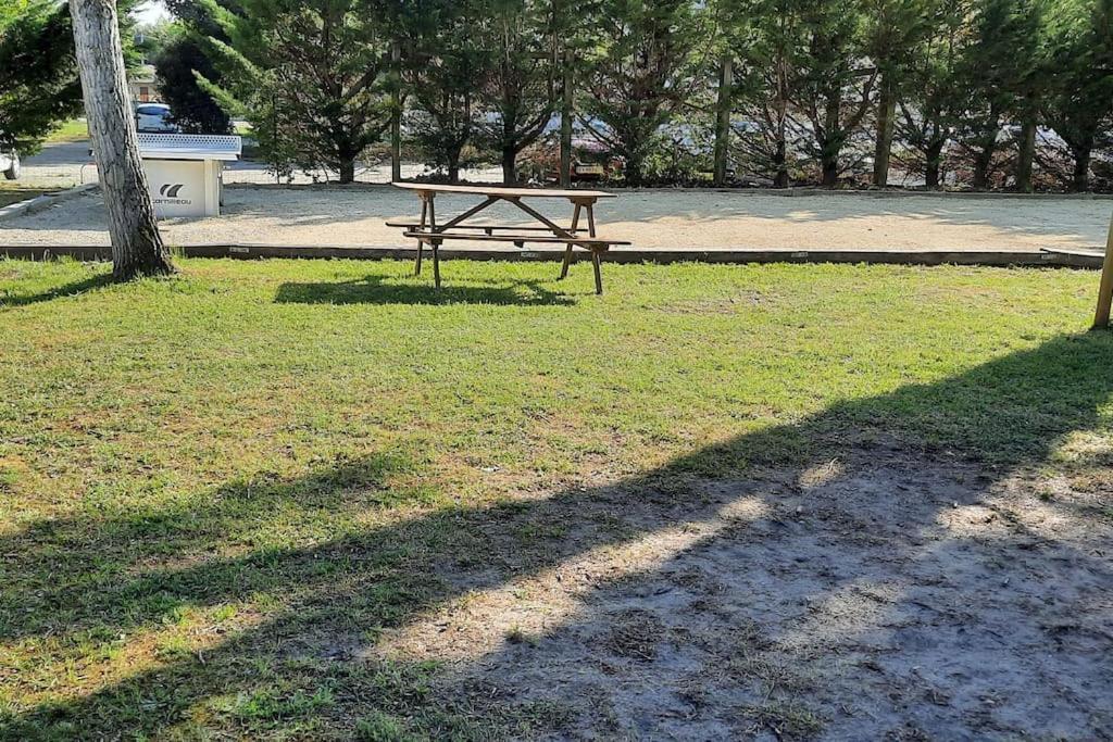 Chez Ced Et Laeti, Appartement Prive Avec Jardin Et Terrasse Dans Residence L'Estuaire Muni D'Une Piscine Couverte Et Aire De Jeu, Linge De Lit Et De Salle D'Eau Ainsi Que Tele, Compris Dans Le Tarif Profitez A Fond De Notre Belle Region Le Verdon-sur-Mer Exterior foto
